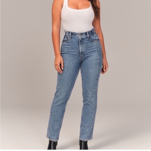 Abercrombie & Fitch Curve Love Ultra High Rise 90’s Straight Jean